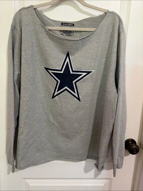 Dallas Cowboys Women's Gray Crewneck Sweatshirt with Navy Star